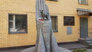 10 Zajímavých památek zvířatům, jejichž výrazy stojí za to vědět